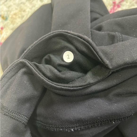 Lululemon Wunder Under Crop in Black sz 2 - Picture 5 of 5